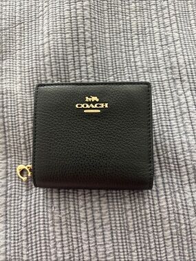 COACH Black Pebbled Leather Compact wallet